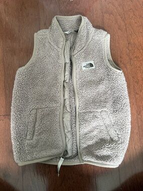 The North Face Kids Beige Sherpa Fleece Vest - Cozy Zip Front